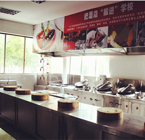 初中畢業(yè)學什么好 學廚師 高薪技能 有“錢”途