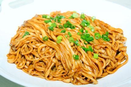 上海新東方烹飪——蔥油拌面的做法