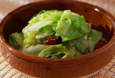 上海新東方烹飪學(xué)?！着胙蟀撞说淖龇? ></a></div>

			<div   id=