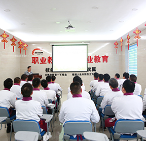 云海肴于我校開展宣講招聘