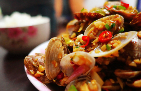 蒜香炒花甲——上海新東方烹飪學院