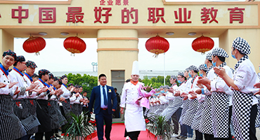 歡迎意大利行政主廚Danielis Maurizio來上海新東方授課！