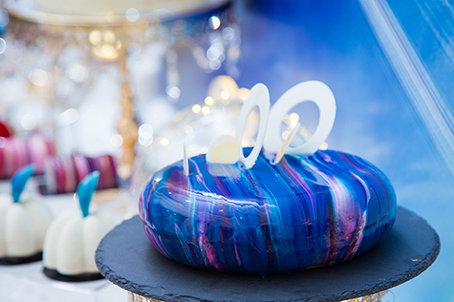 淋面是什么意思？淋面蛋糕應(yīng)該怎么做