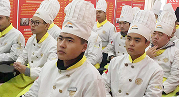 海金滋餐廳宣講招聘會(huì)走進(jìn)上海新東方