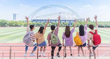 【學(xué)生訪談】他們年齡不大 但是成就不凡