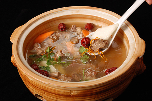 秋季經(jīng)常疲乏無(wú)力 不妨喝這5款安神補(bǔ)腦湯