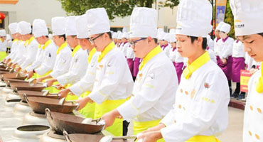 畢業(yè)即名企就業(yè) 新東方學(xué)生為何如此搶手？