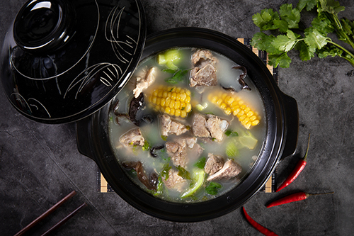 燉排骨湯只需掌握4個(gè)小竅門(mén)，湯汁濃白又鮮美