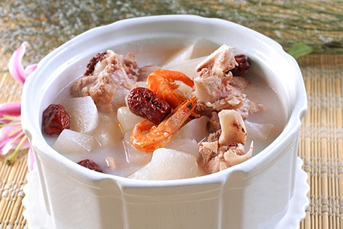 豬骨湯燉出湯鮮味美，那也是有技巧的