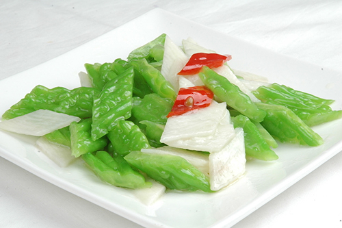 三個(gè)妙招去除苦瓜苦味