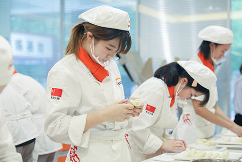 學蛋糕烘焙專業(yè)前途怎么樣？