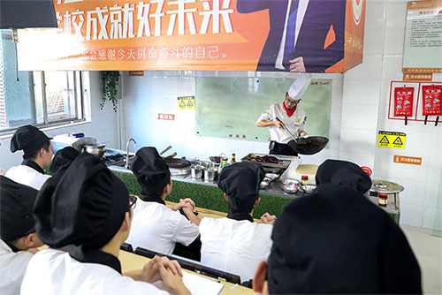 沒技術想學廚師好不好？