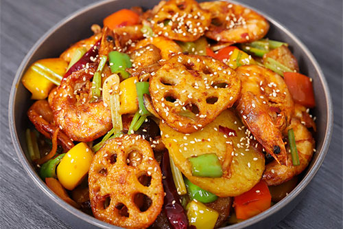 干鍋土豆蝦的做法——新東方烹飪教育