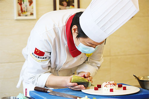 剛畢業(yè)學廚師前景怎么樣？