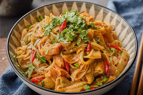 洋蔥爆炒牛百葉的做法——新東方烹飪教育