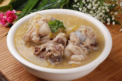 酸菜骨頭湯 500.jpg